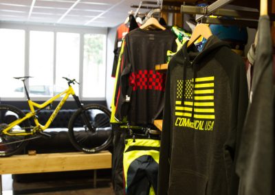 Bike And Py à Lourdes dans les Pyrénées - Shop Commencal
